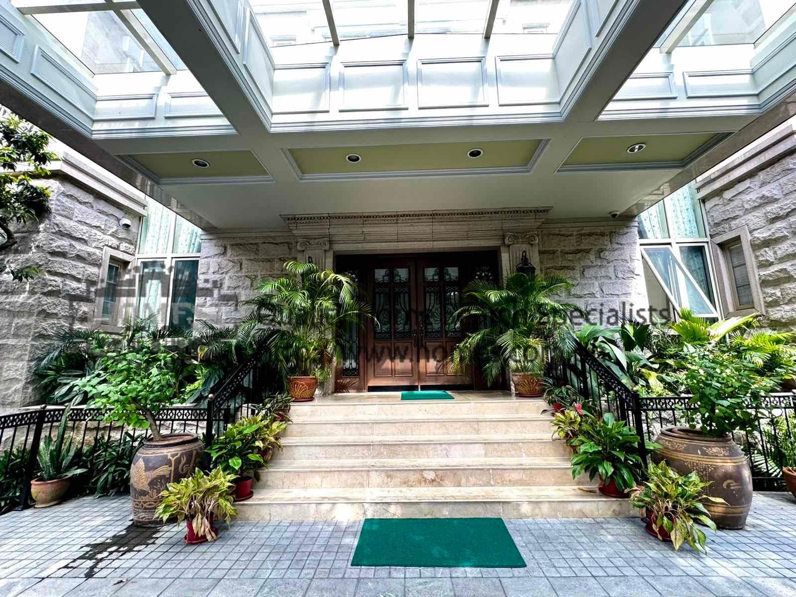 Stunning and regal corner 2 Storey - photo 2