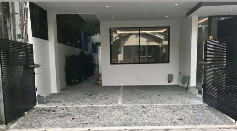 3 Storey Modern Duplex - photo 2
