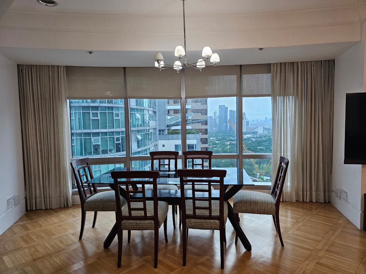 Exceptional 3-Bedroom Residence - photo 2