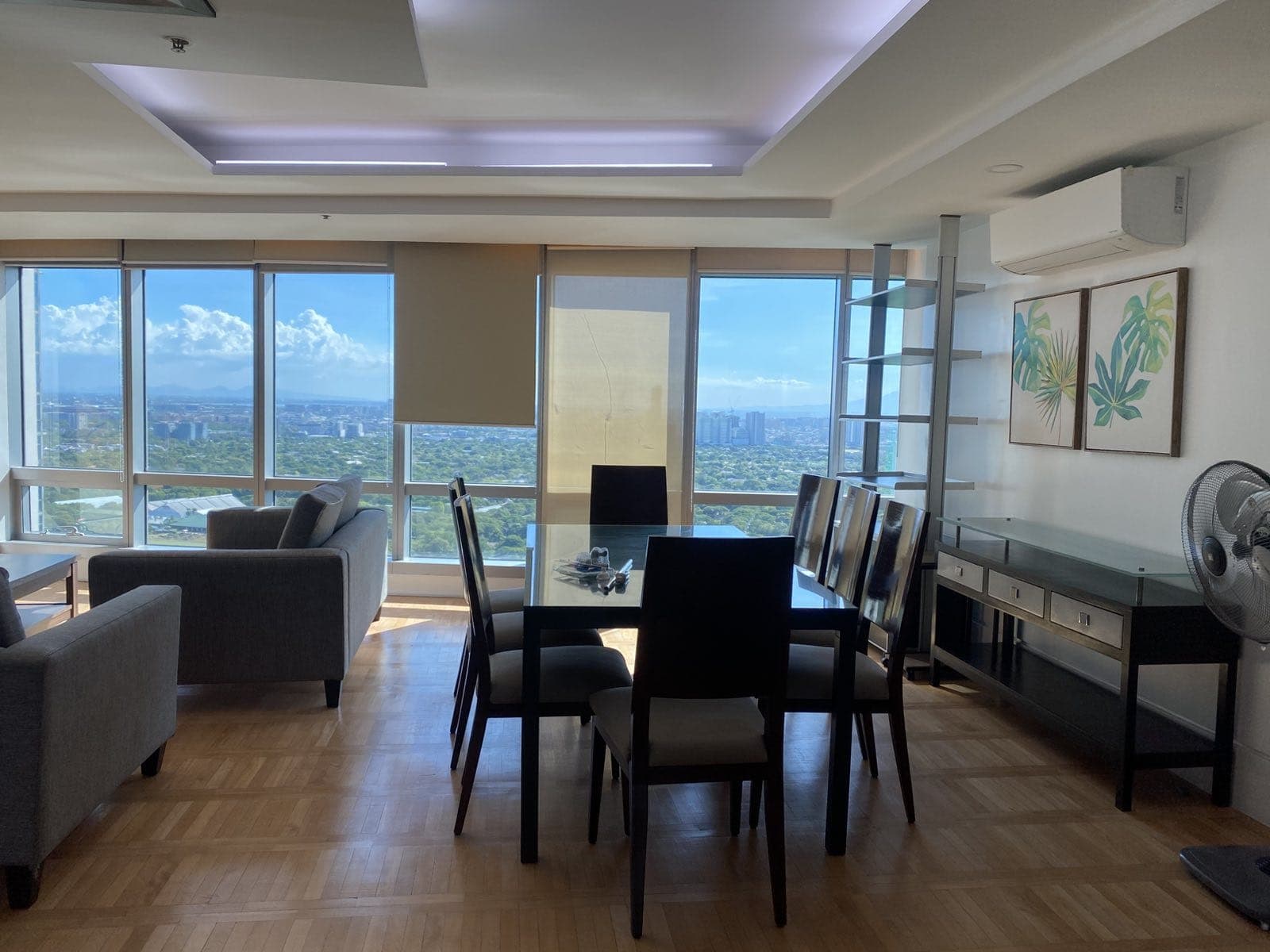 A Modern & Curvilinear Condominium - photo 2