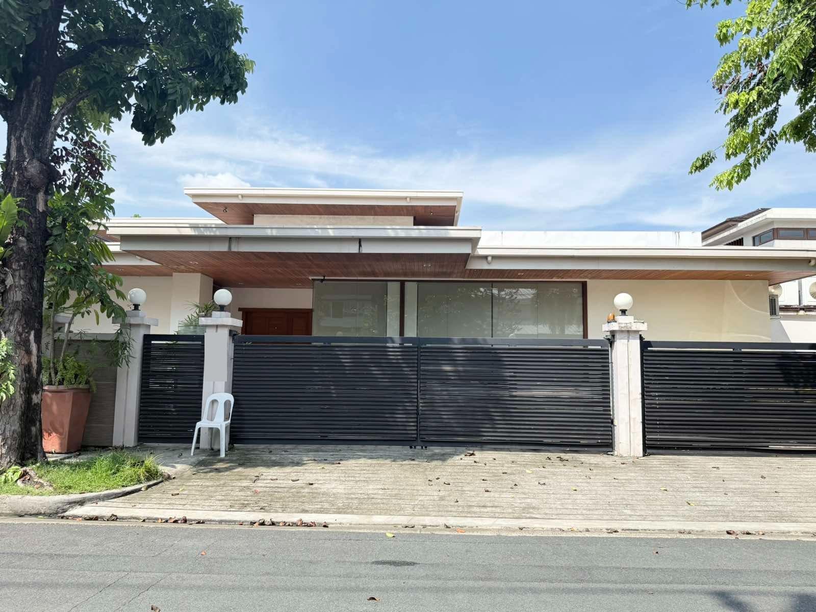 Elegant 2-Storey Home with Grand Staircase in Dasmarinas Village, Makati
