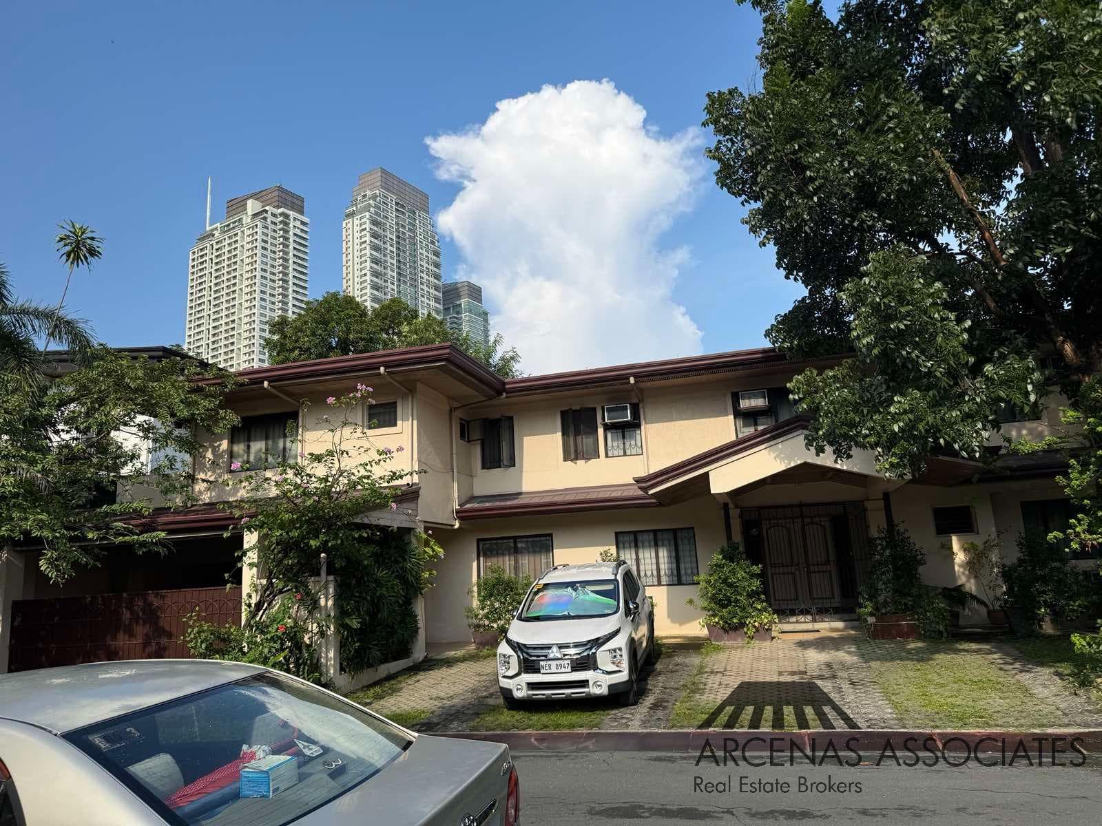 Well-Maintained House in a Prime Location in San Lorenzo, Makati