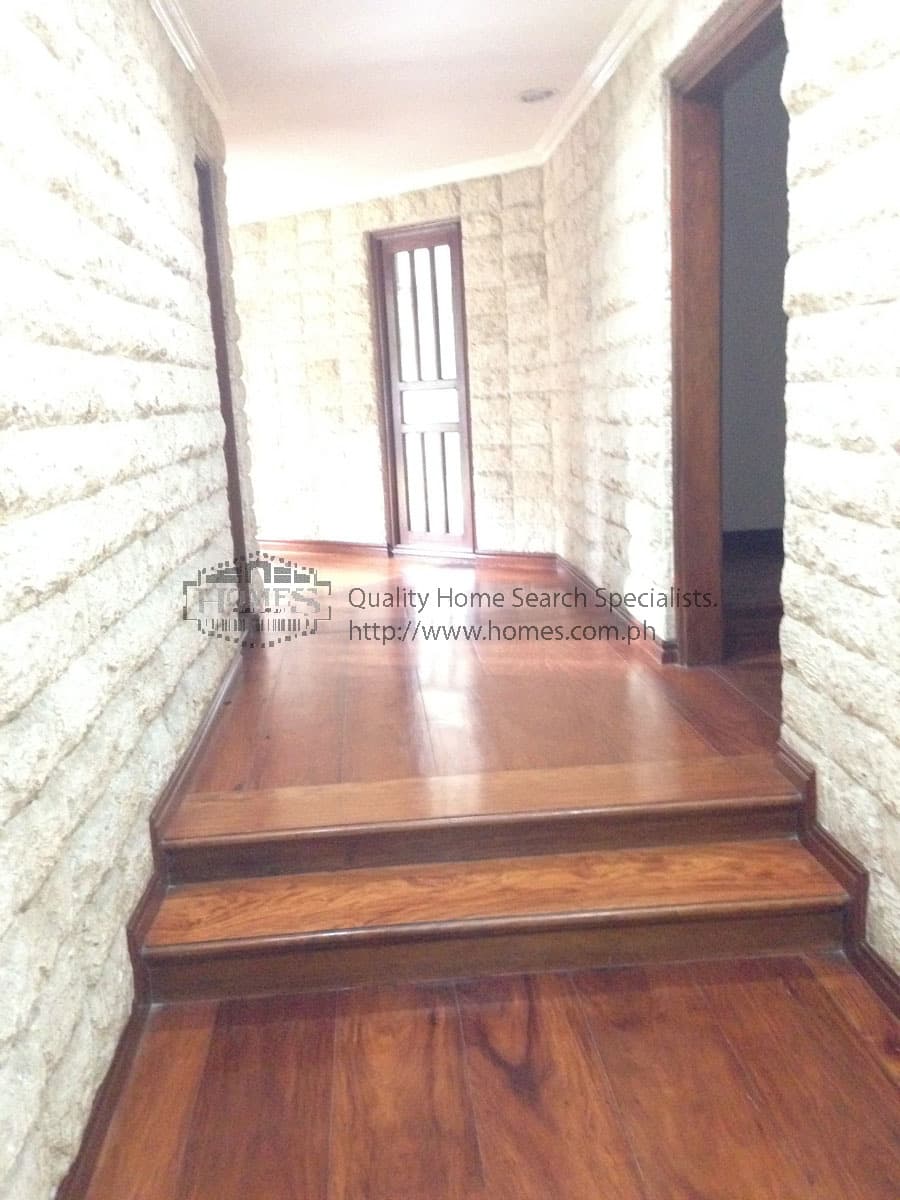 Spanish-modern four bedroom house - photo 4