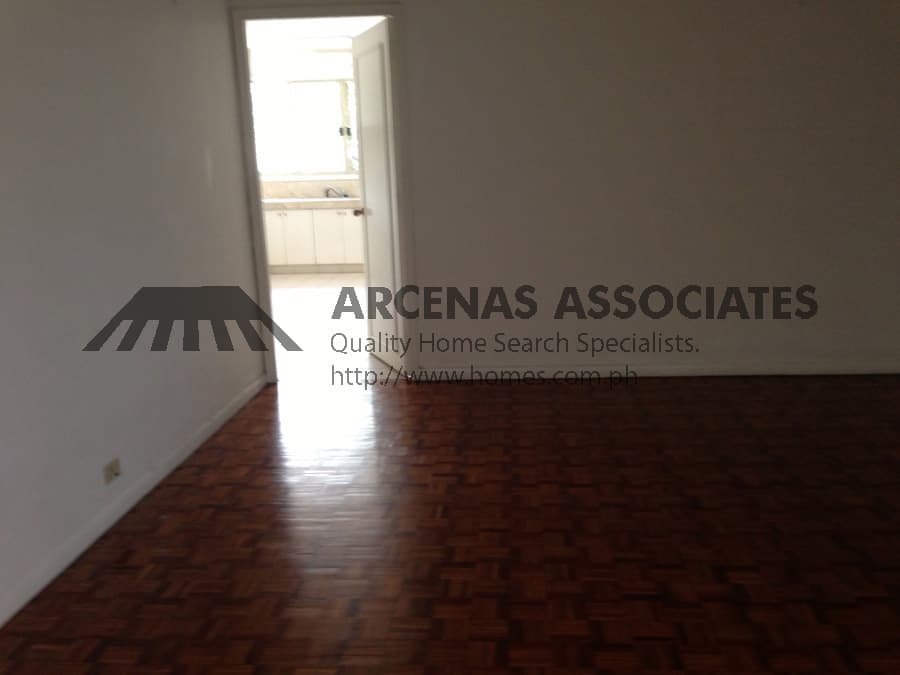 4 bedroom with homey yard - Dasmarinas Village, Makati - photo 1