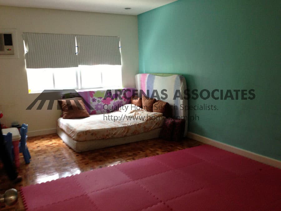 Functional Modern 4 bedroom bungalow - photo 4