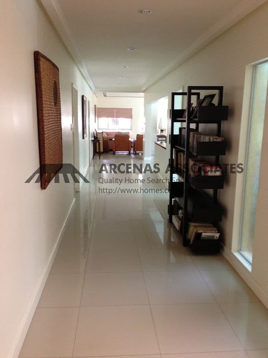 Functional Modern 4 bedroom bungalow - photo 5
