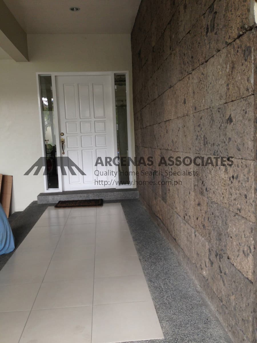 Contemporary and bright 2-storey - photo 4