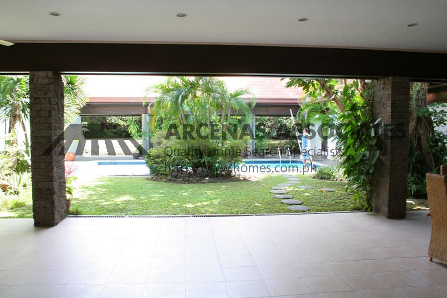 Classical adobe 4 bedroom bungalow - photo 5