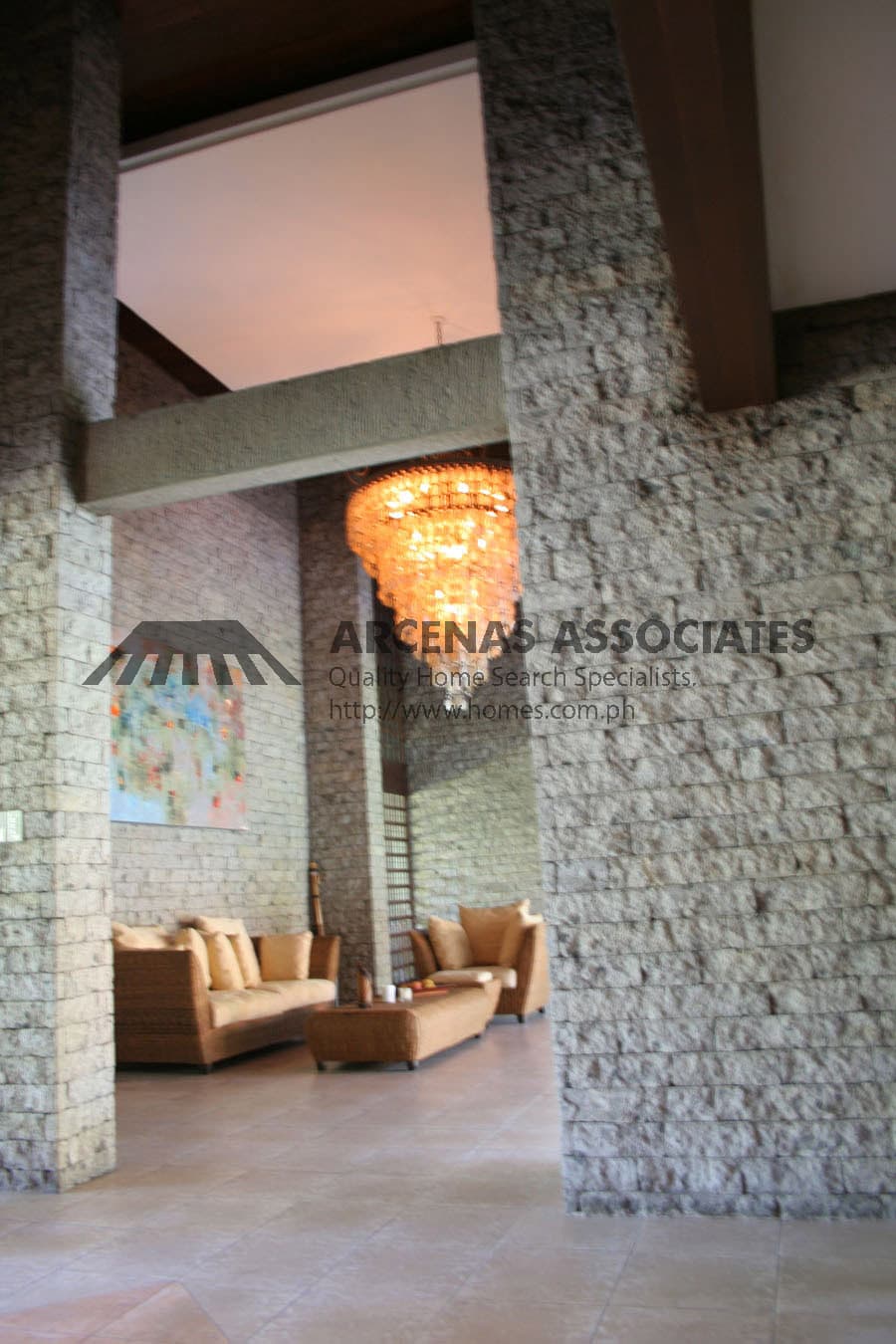 Classical adobe 4 bedroom bungalow - photo 2