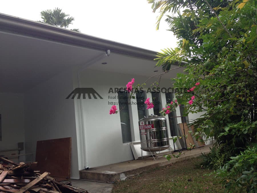 Upgraded 4 bedroom bungalow - Urdaneta Village, Makati - photo 1