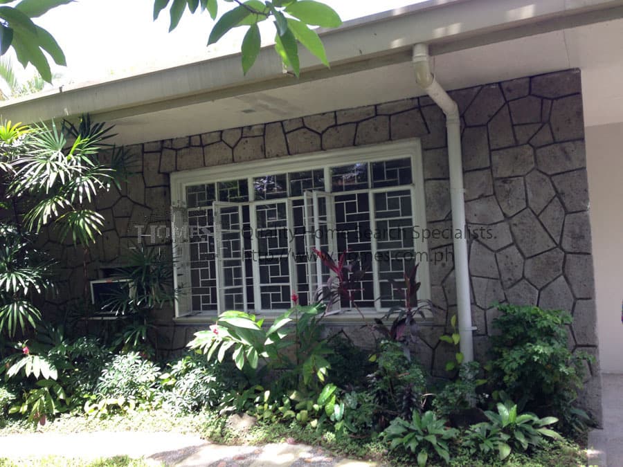 Spacious Bungalow and large garden - Urdaneta Village, Makati - photo 1