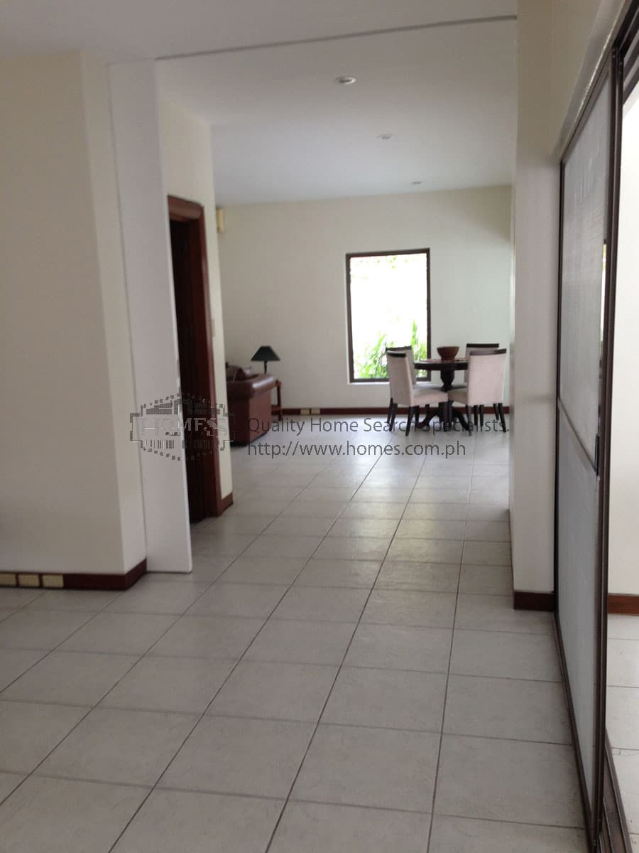 Modern with wooden flooring 3 bedroom - photo 4