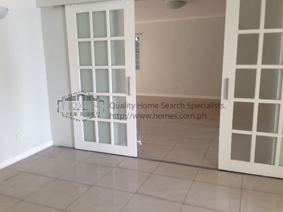 Private 2-storey home - photo 3