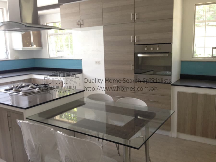 Private 2-storey home - photo 4