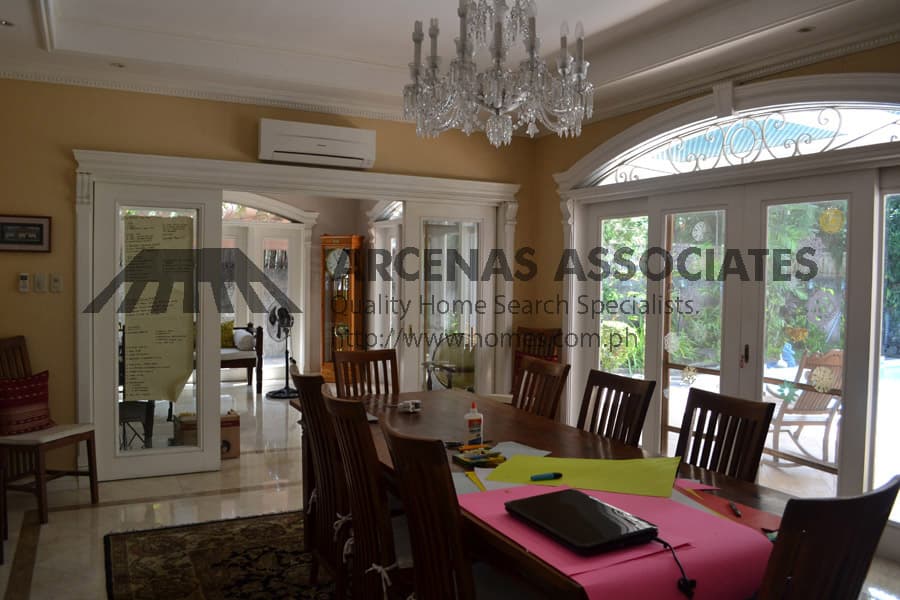 Timeless 5 bedroom with den and pool - photo 3