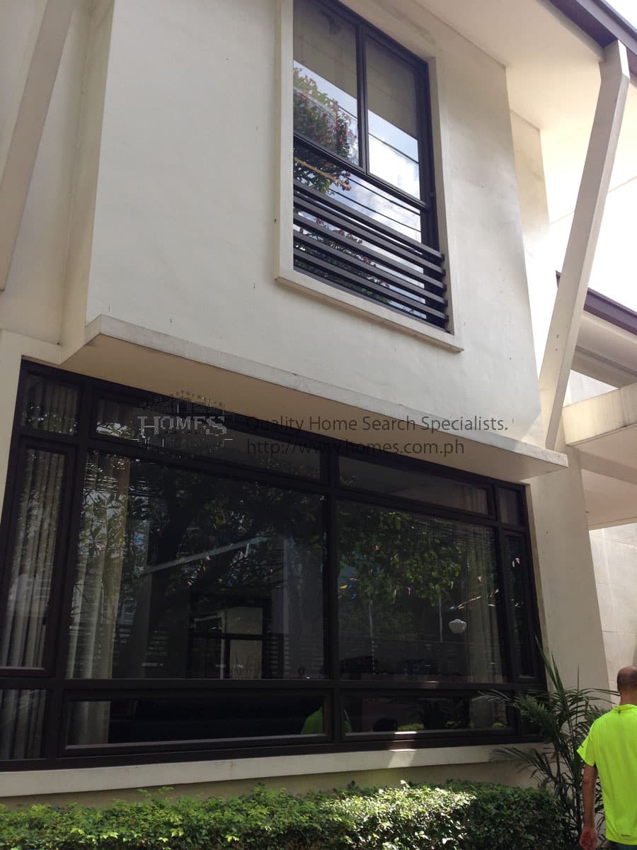 Competitively priced modern 2-storey - photo 2
