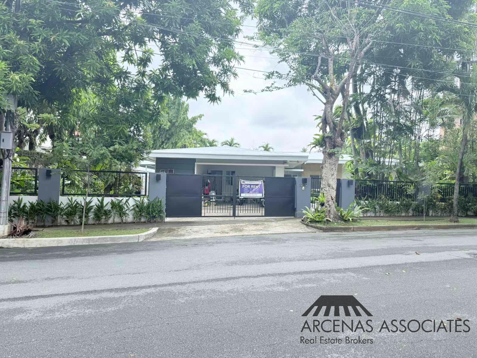 Bright Modern Bungalow in Dasmarinas Village, Makati