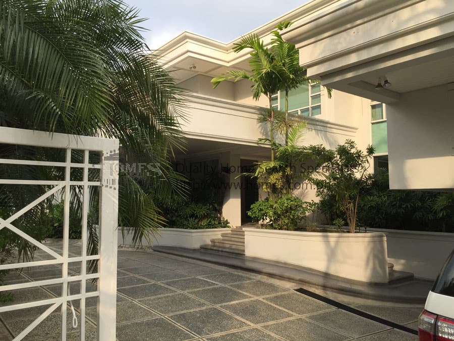 Spacious 2 storey - photo 2
