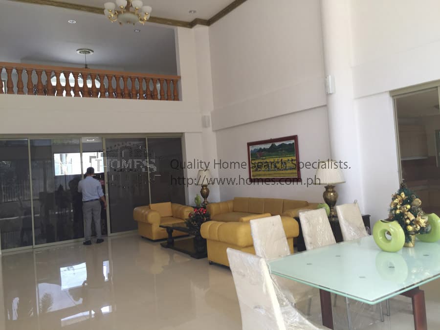 Pristine and lovely two-storey - photo 4