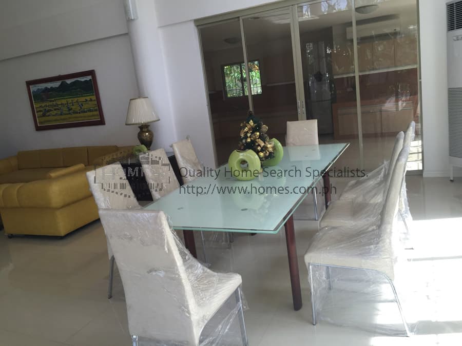 Pristine and lovely two-storey - photo 5
