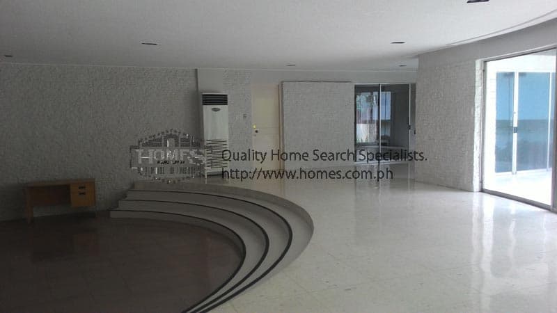 Retro corner house - photo 3