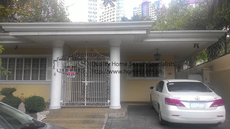 Affordable symmetrical bungalow - Bel Air, Makati - photo 1