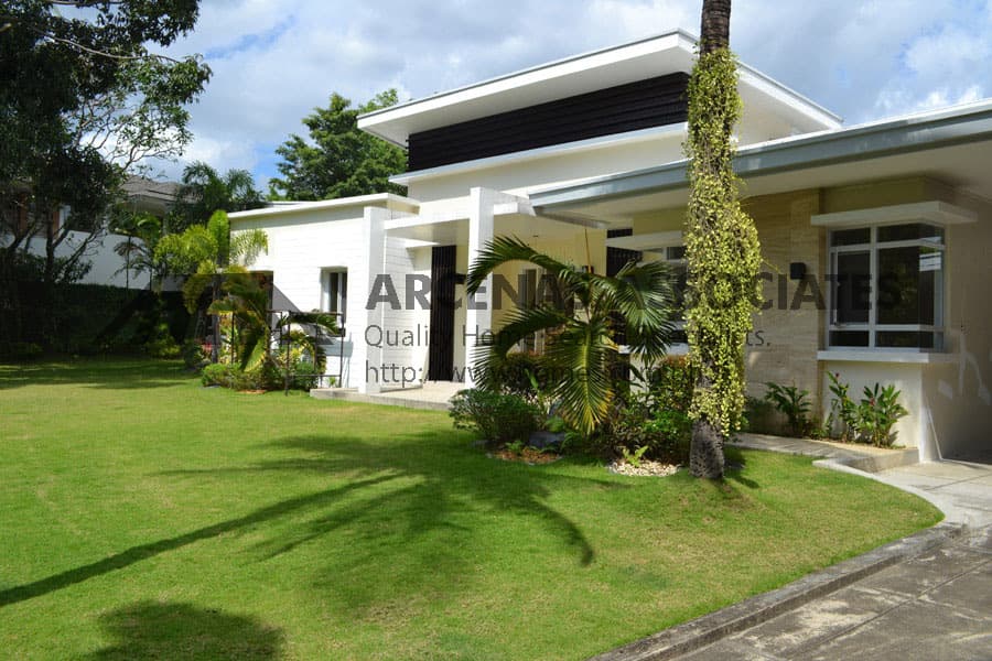 Green and Sunlit modern bungalow with den - photo 2