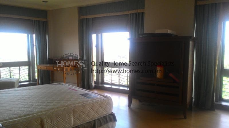 Solid 3-bedroom Condominium at Essensa - photo 5