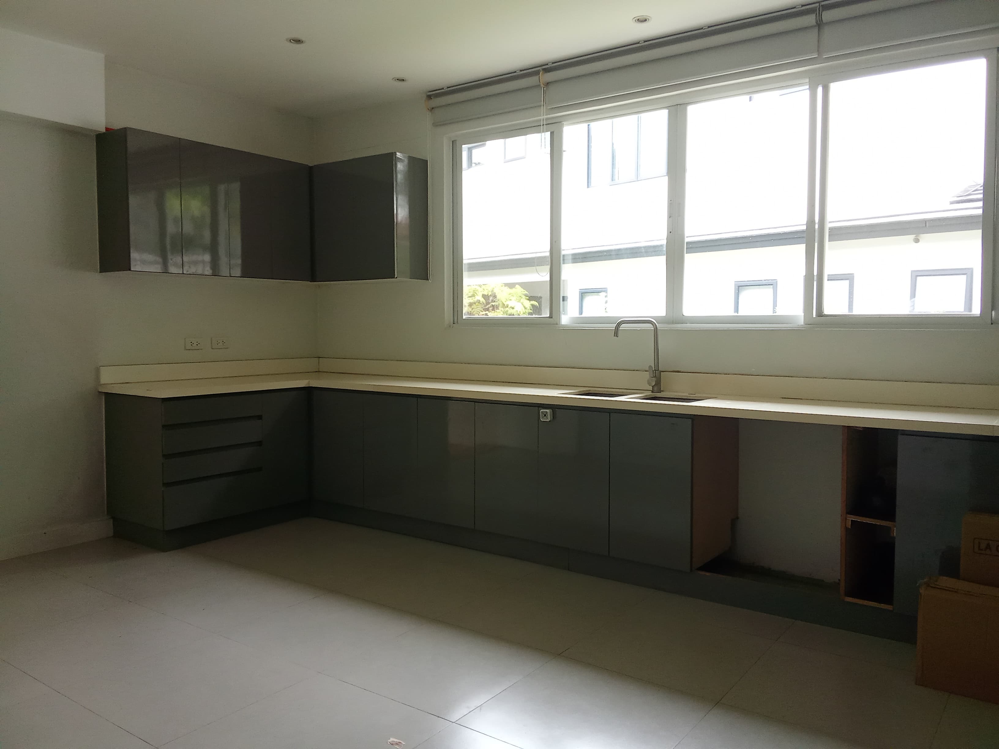 Spacious and Modern 2-storey - photo 5