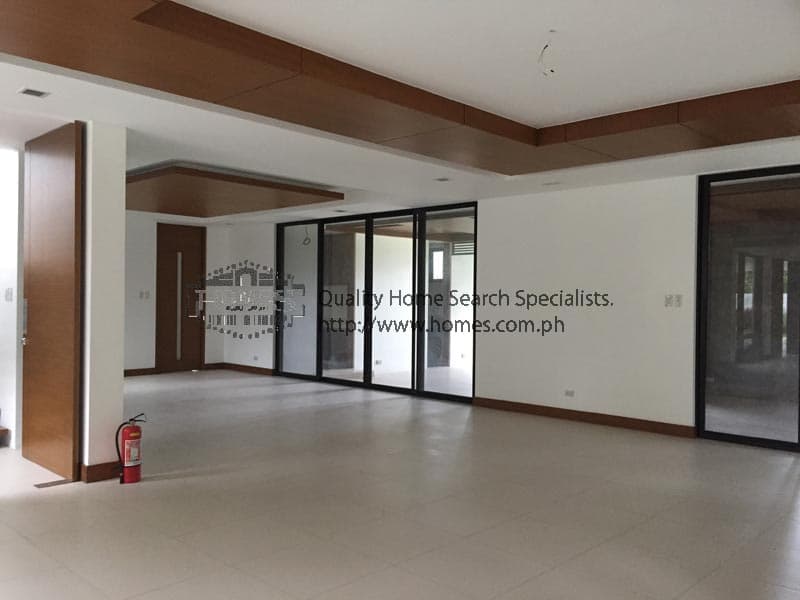 Modern & updated perimeter 2-storey - photo 4