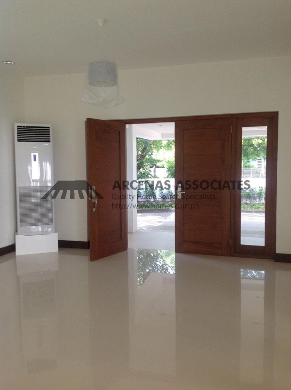 Modern four (4) Bedroom house - photo 4