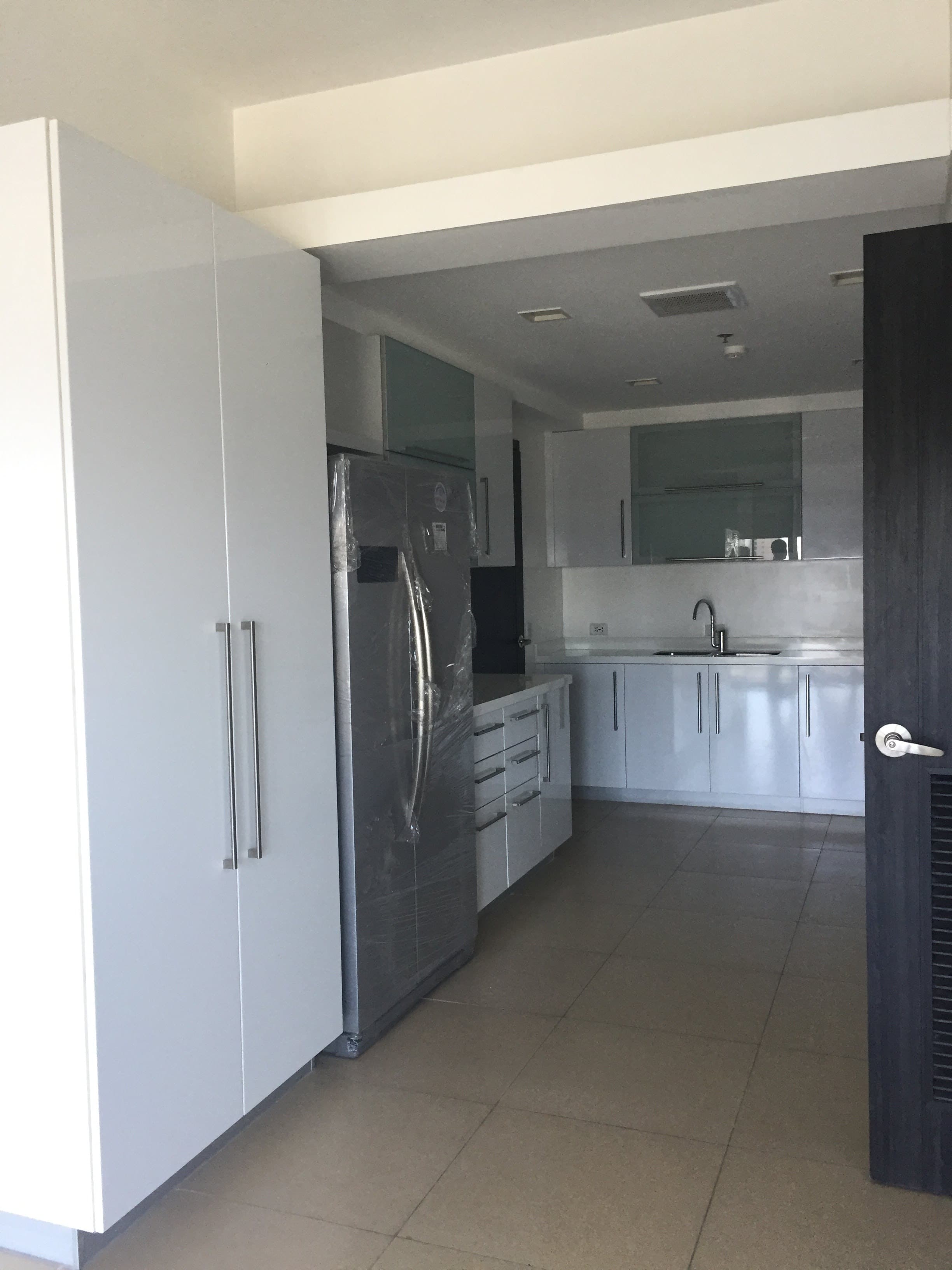 Neat and elegant 3-bedroom unit - photo 4