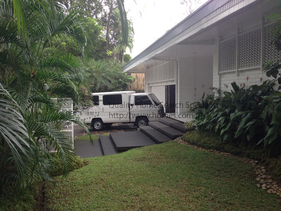 Classic two-storey and split-level - photo 2