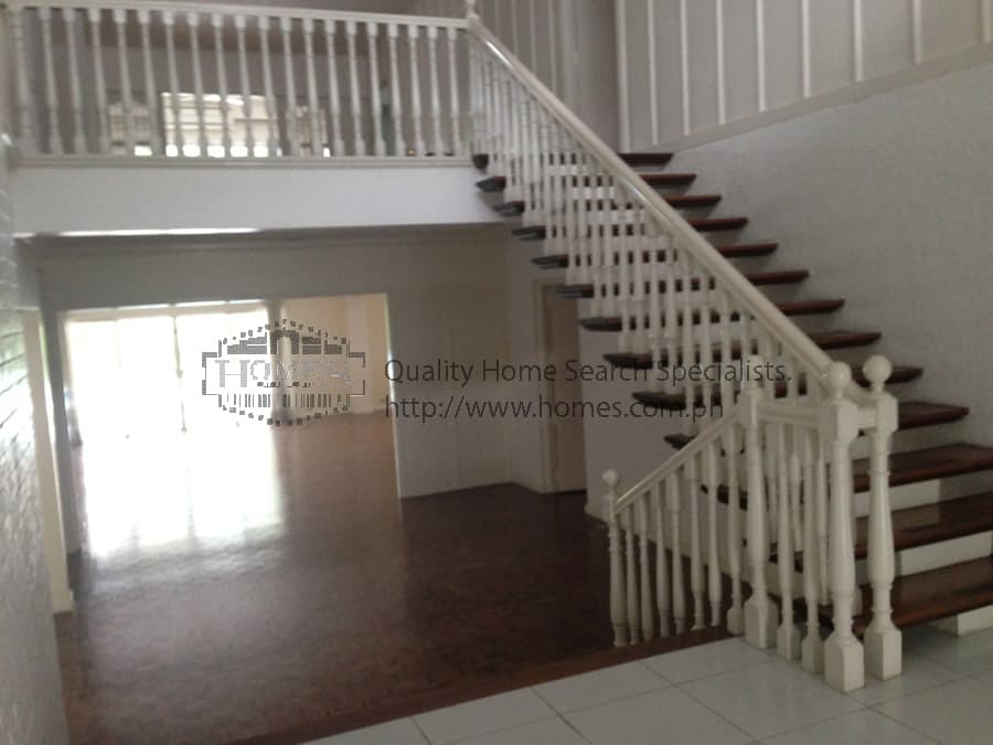 Classic two-storey and split-level - photo 4