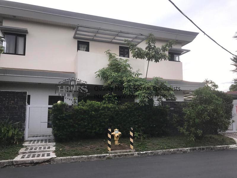 Neutral and Elegant SIngle Detached House For Rent - photo 2
