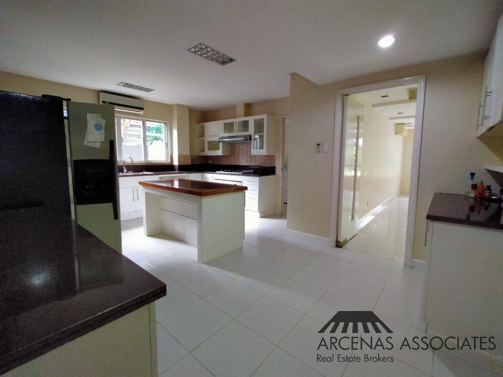Well spaced modern Two Storey - photo 5
