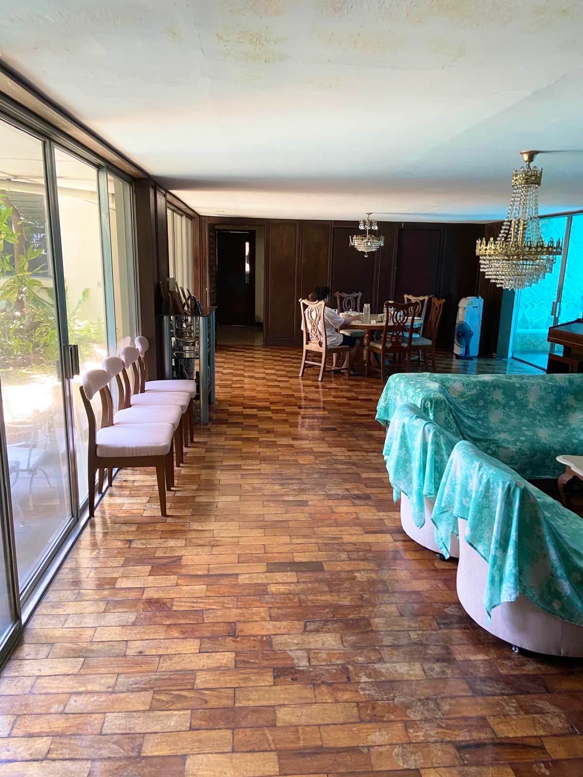 Spacious Classic Split-level - photo 4