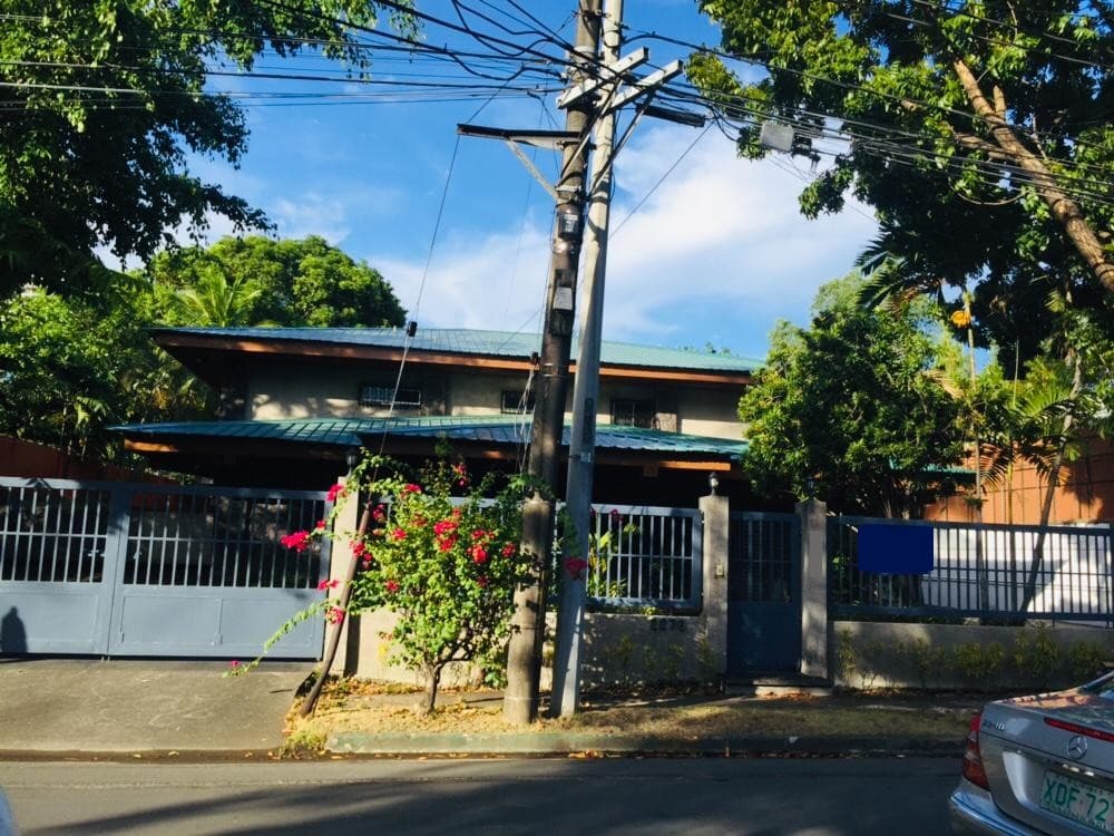 2 Storey House - Dasmarinas Village, Makati - photo 1