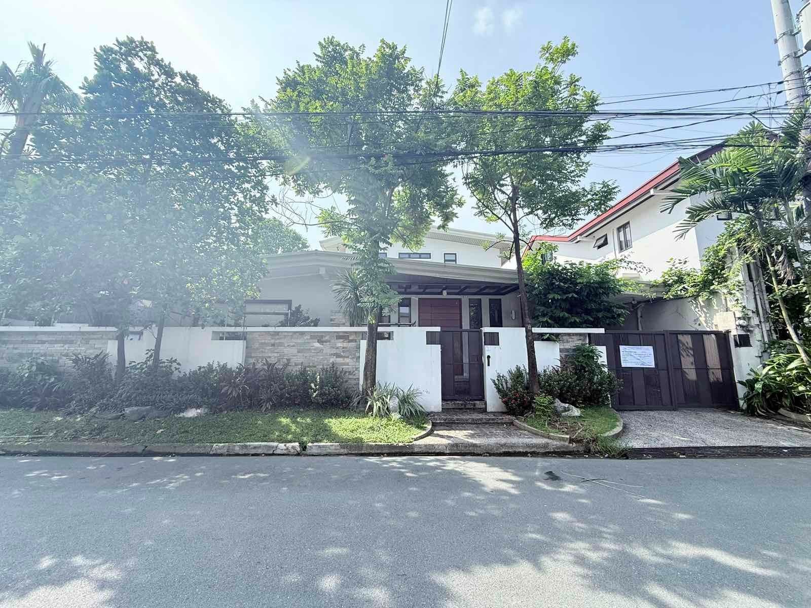 Cozy and Stylish 2-storey in San Lorenzo, Makati