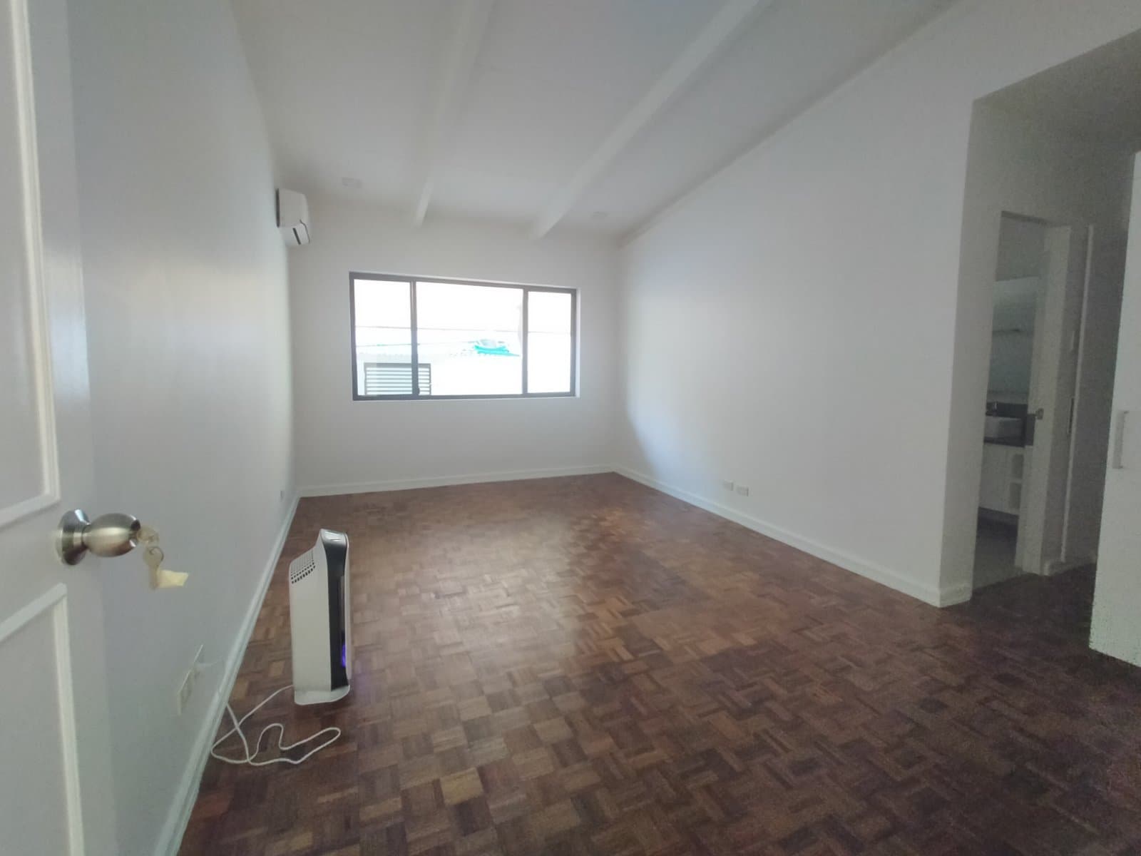 Cozy and Stylish 2-storey - photo 5