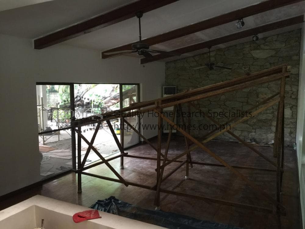 Renovated split level with large lanai - photo 5