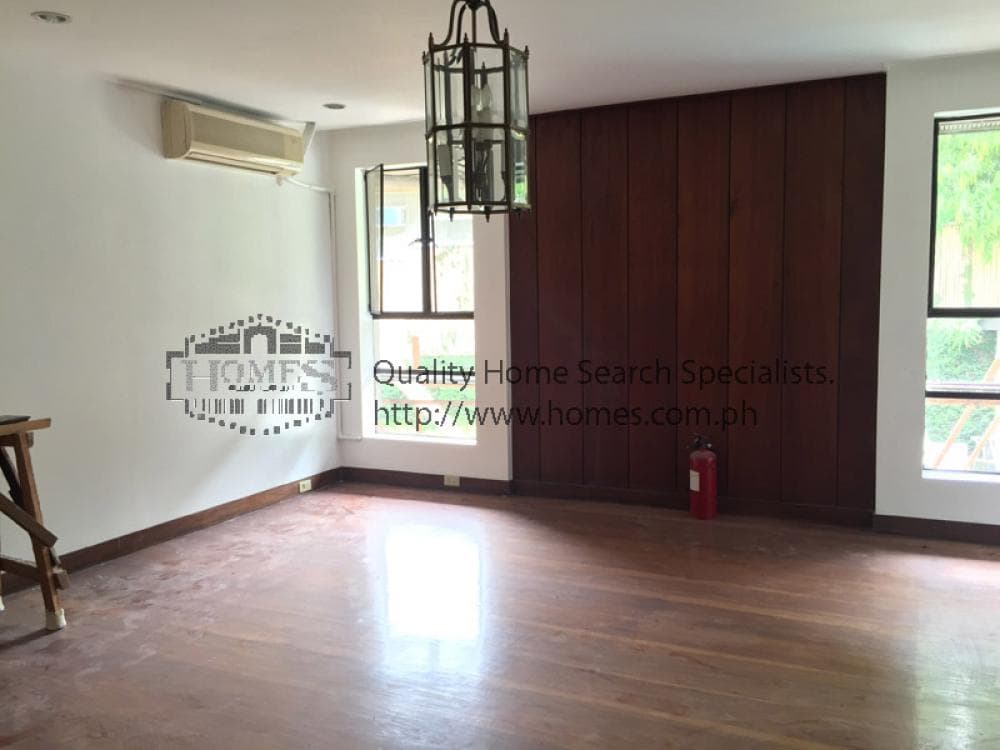 Renovated split level with large lanai - photo 2