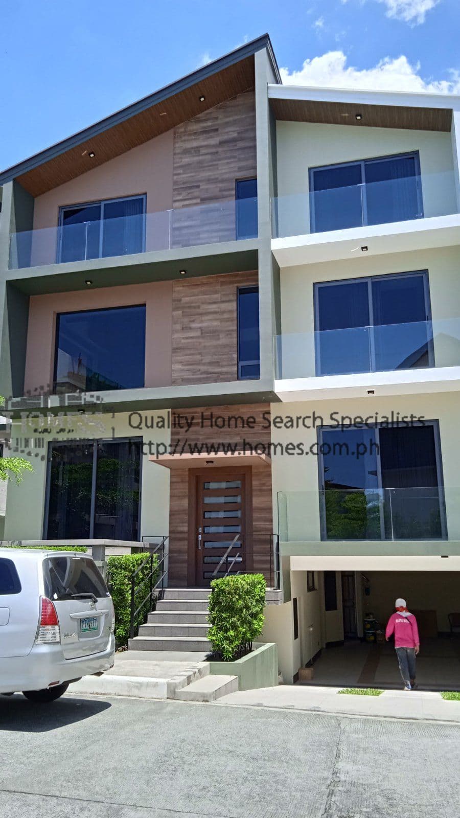 Brand New 3 storey house - Mckinley Hills, Taguig - photo 1