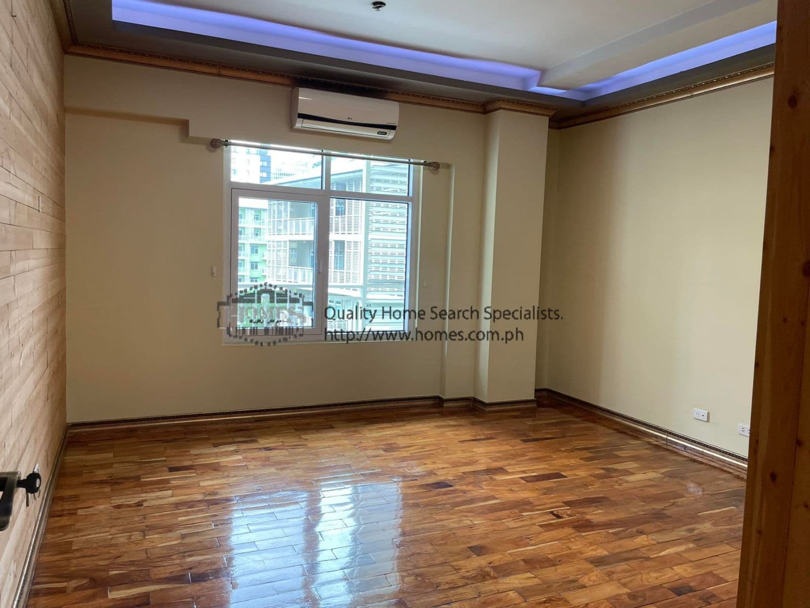 3 Bedroom Loft Unit - photo 2