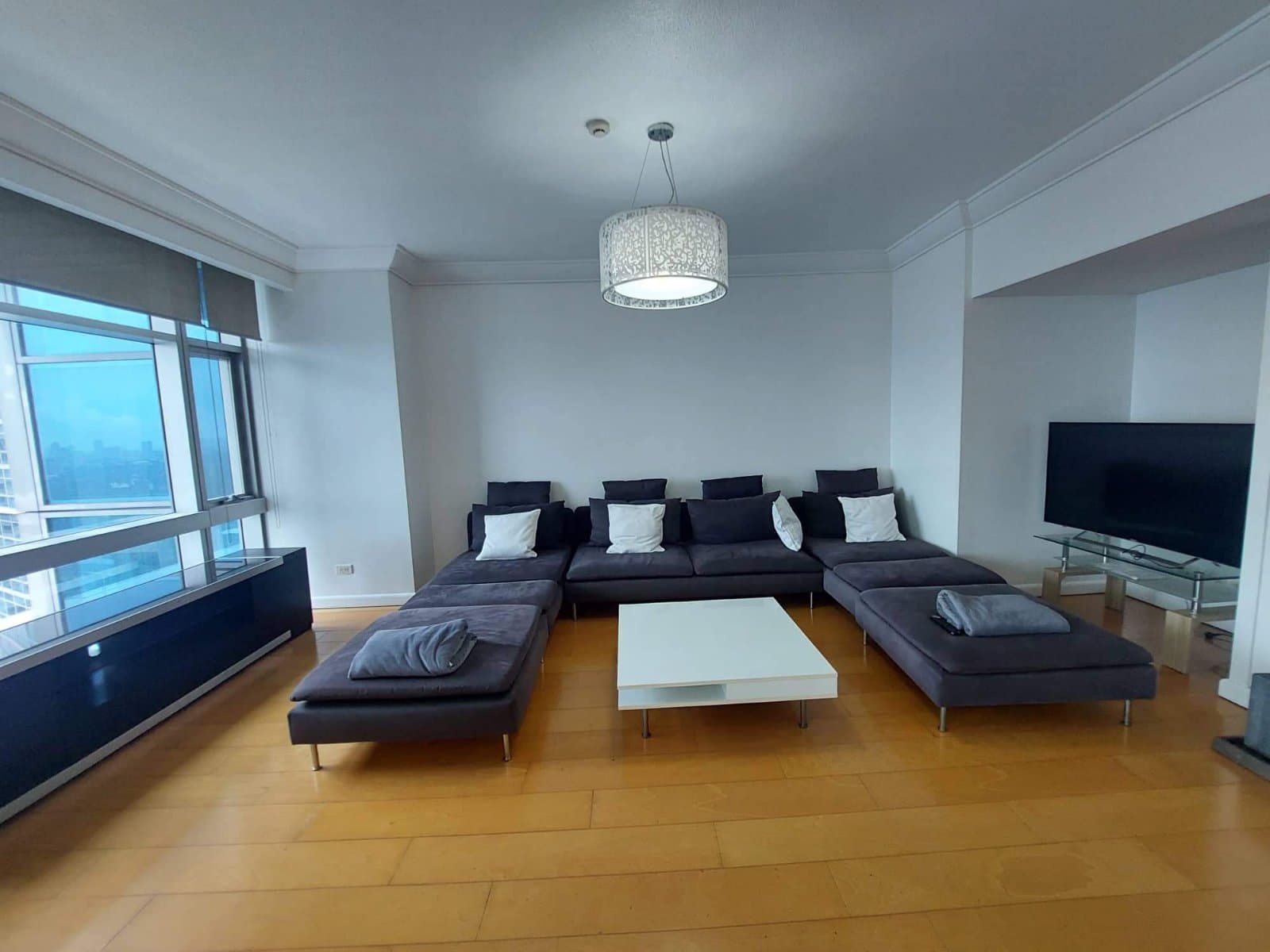 Beautiful 3 bedroom unit - Bonifacio Global City, Taguig - photo 1