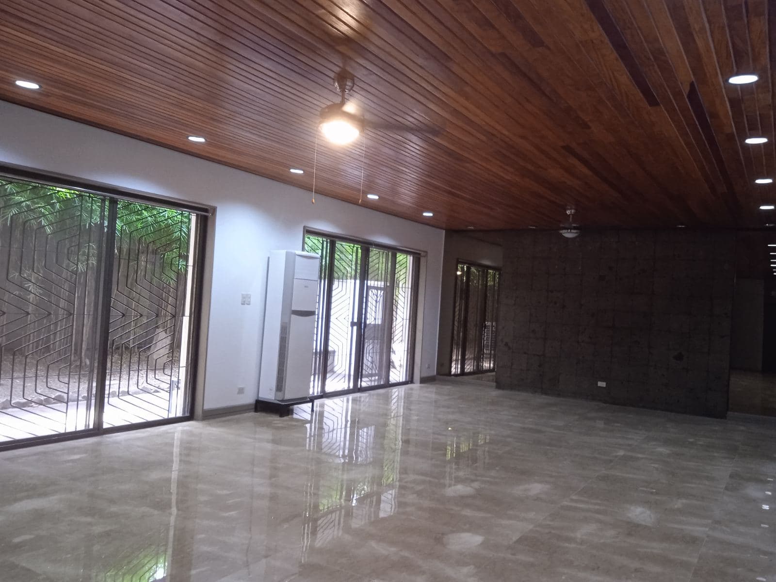 Newly Renovated House - photo 5