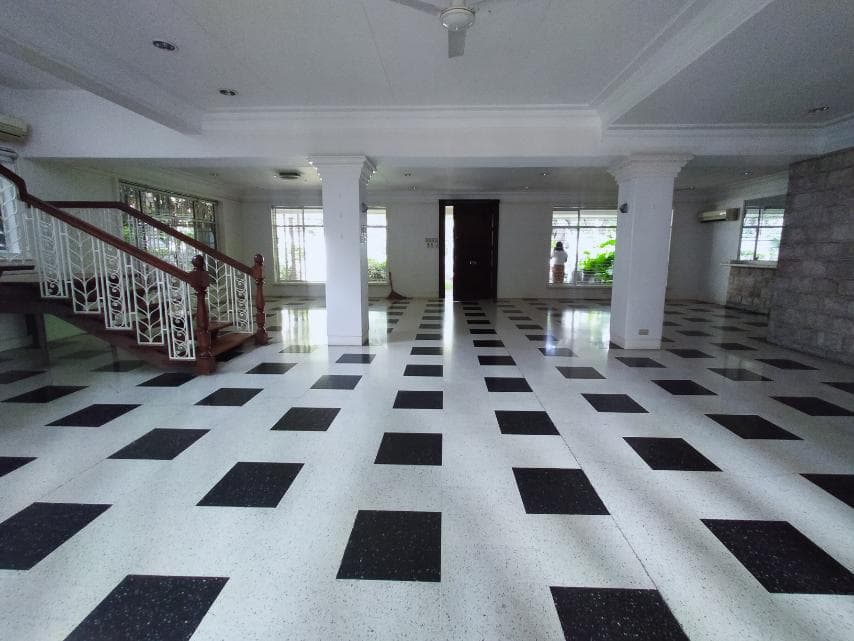 4 Bedroom for rent - photo 3
