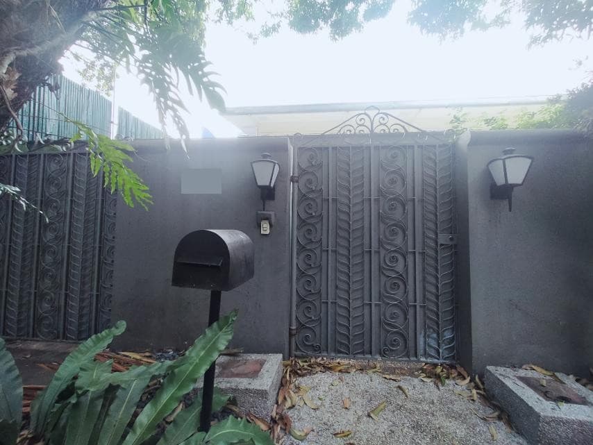 4 Bedroom for rent - San Lorenzo, Makati - photo 1