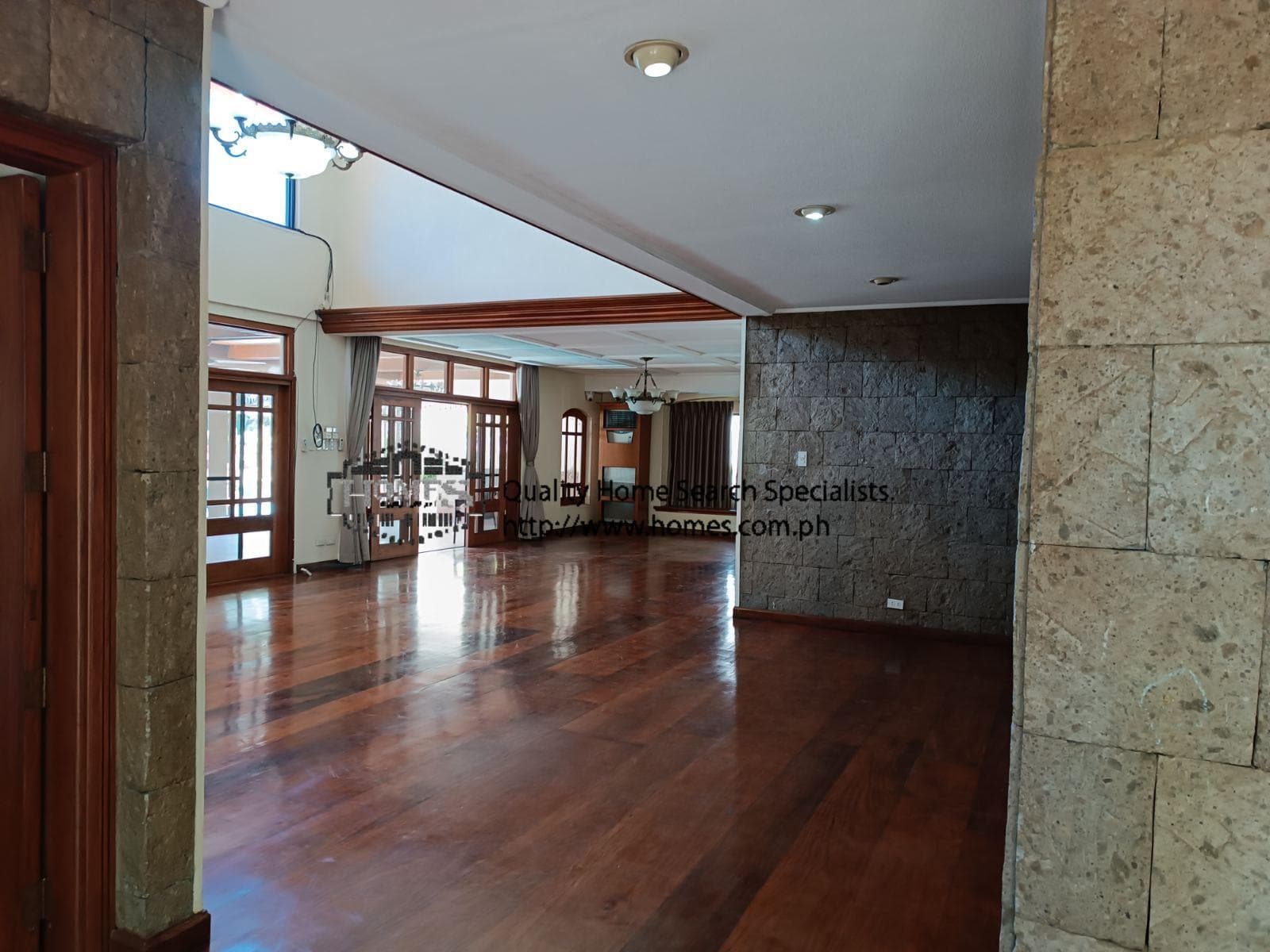 2 Storey House in Ayala Alabang - photo 2