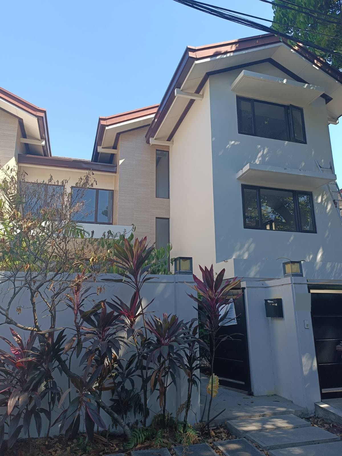 Duplex house with Jacuzzi - San Lorenzo, Makati - photo 1